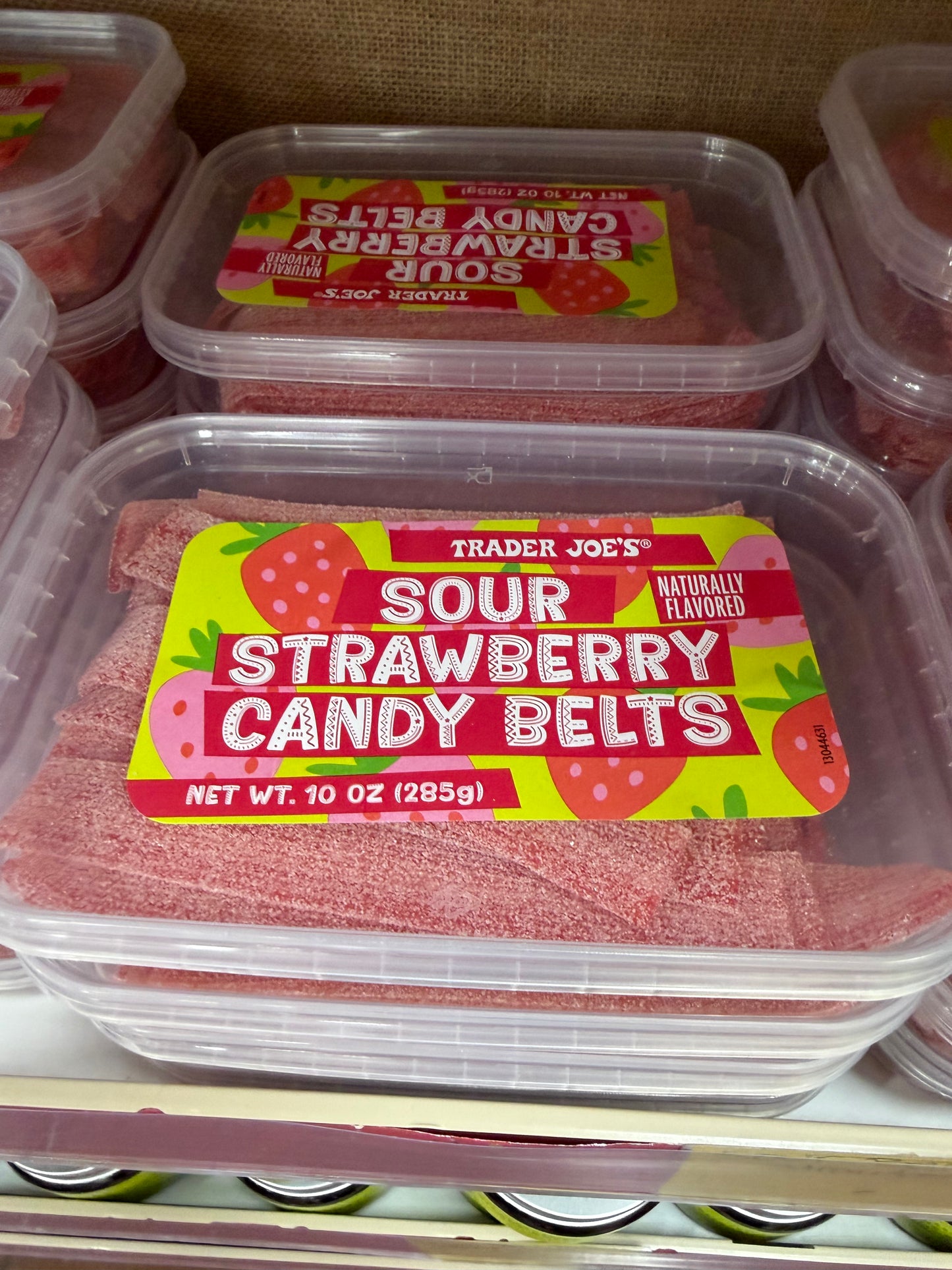 SOUR STRAWBERRY CANDY BELTS