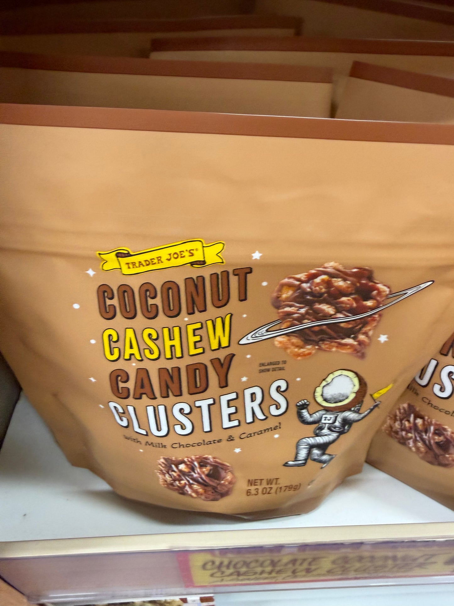 TRADER JOE'S
COCONUT CASHEW CANDY CLUSTERS
n Milk Chocolate & Caramel