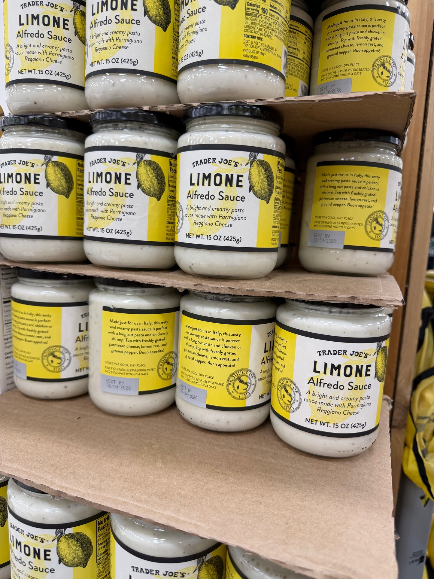 TRADER JOE'S.
LIMONE Alfredo Sauce