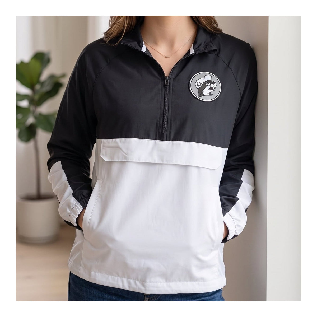 Buc-ee's | Monochrome Windbreaker – Small