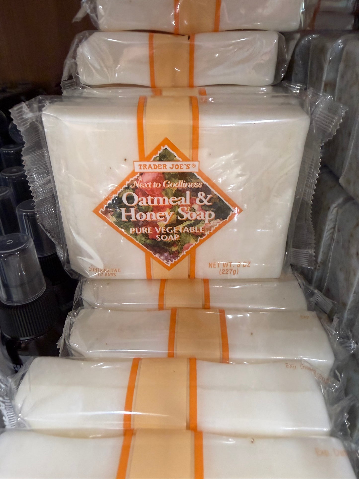 TRADER JOE'S®
Next to Godliness
Oatmeal & Honey Soap
PURE VEGETABLE
SOAP