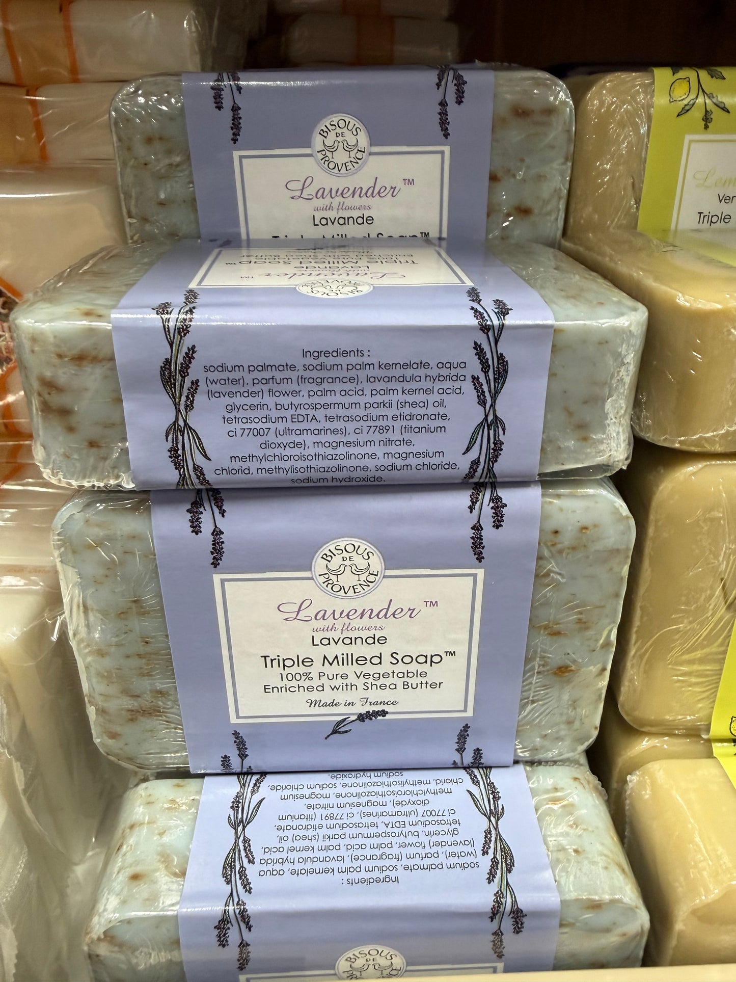 Bisous Provence Lavender™
with flowers
Lavande
Triple Milled Soap™