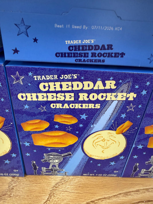 CHEDDAR CHEESE ROCKET CRACKERS