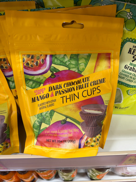 TRADER

DARK CHOCOLATE

MANGO & PASSION FRUIT CREME

FLAVORED WITH OTHER NATURAL FLAVORS

THIN CUPS