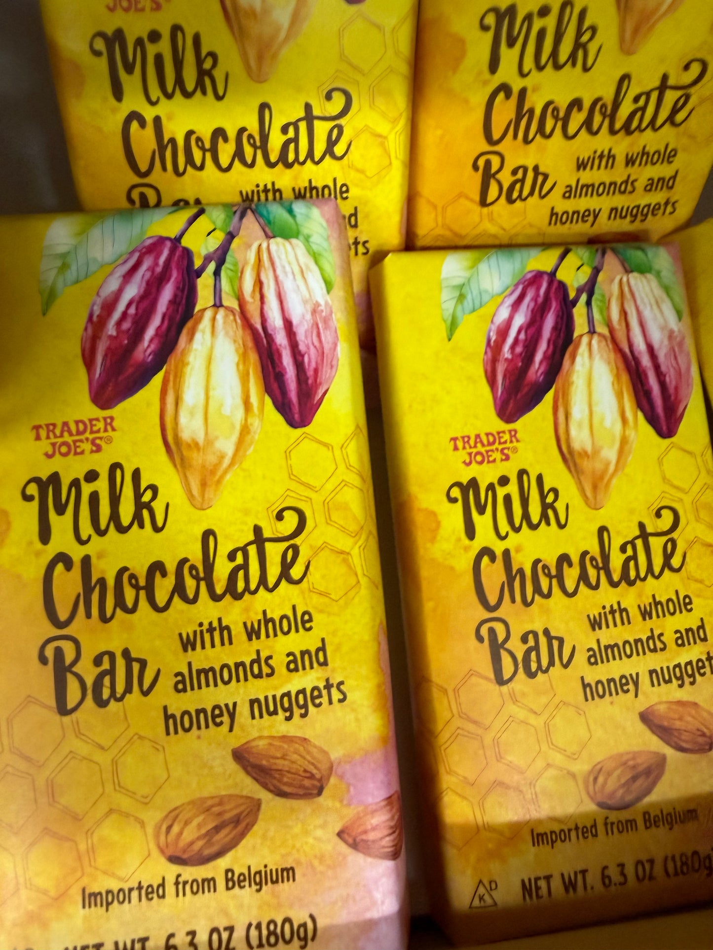 TRADER JOE'S®

Milk Chocolate Bar

with whole almonds and

honey nuggets